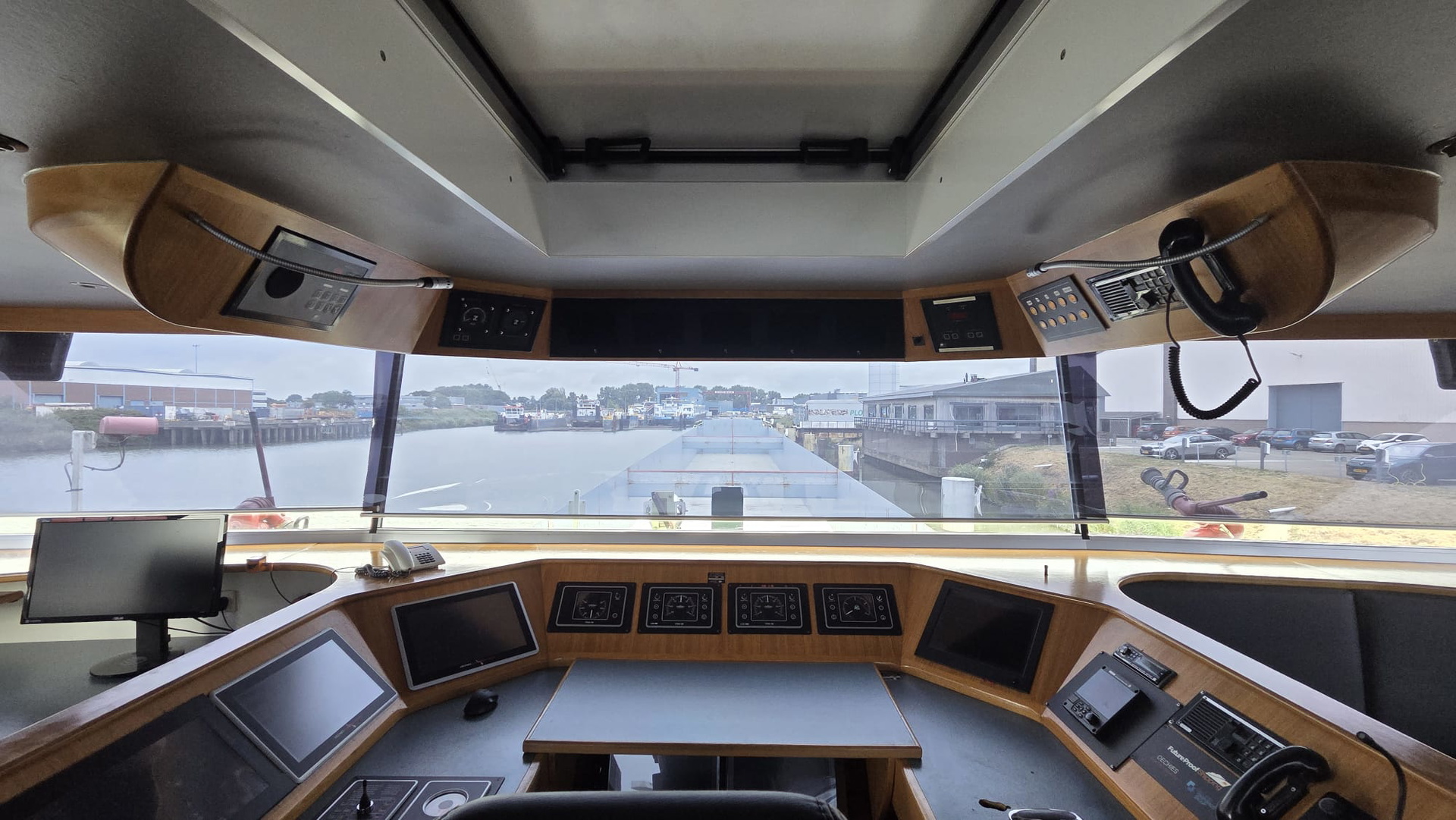 H2 Barge 1