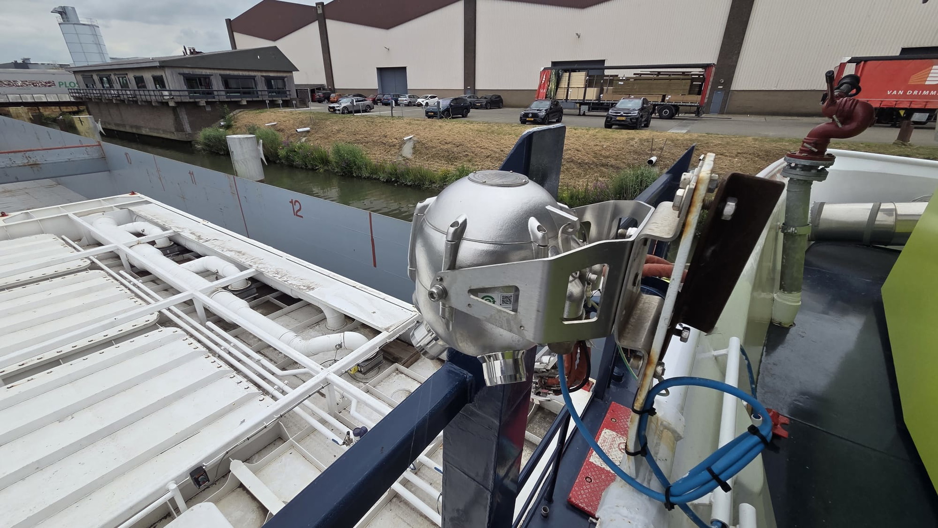 H2 Barge 1