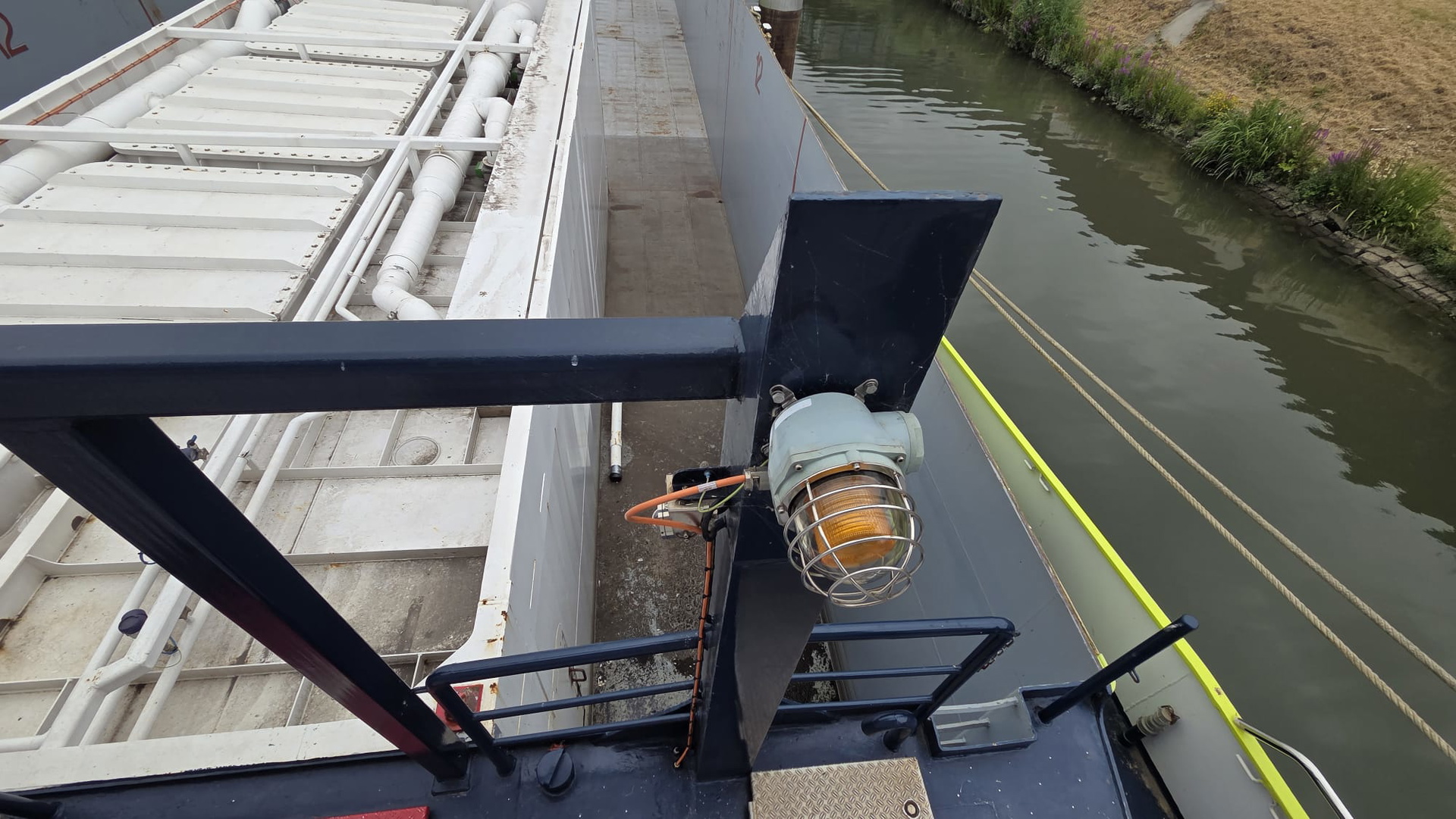 H2 Barge 1