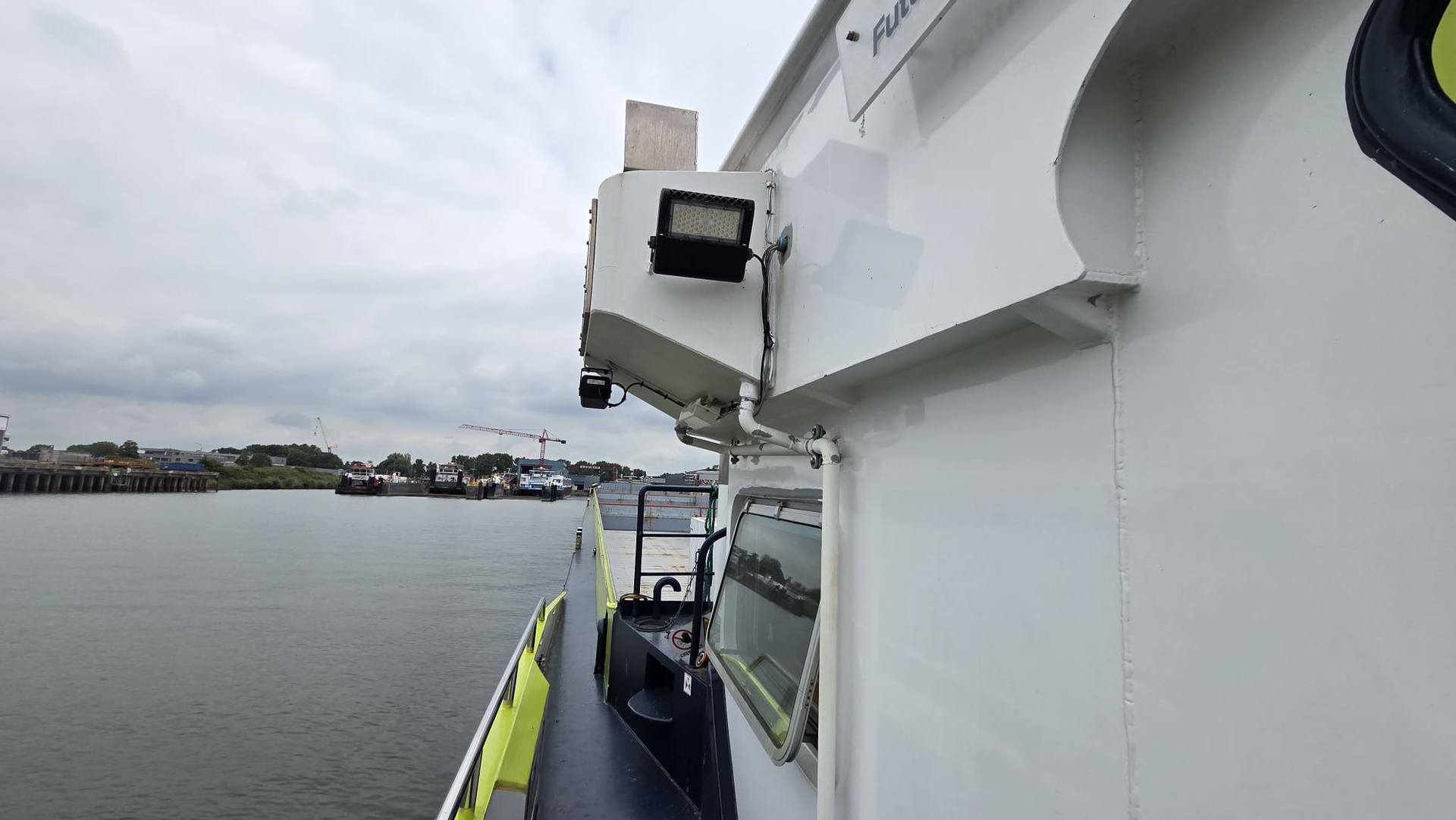 H2 Barge 1
