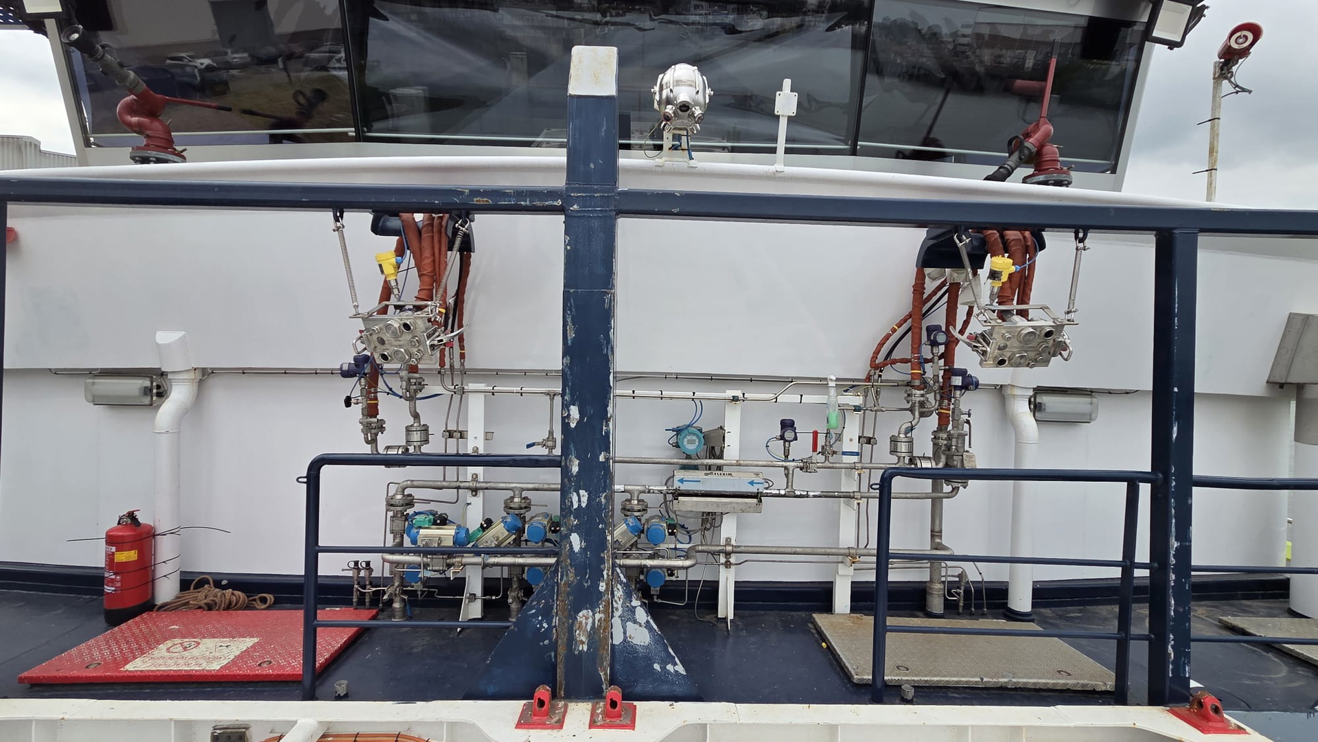 H2 Barge 1