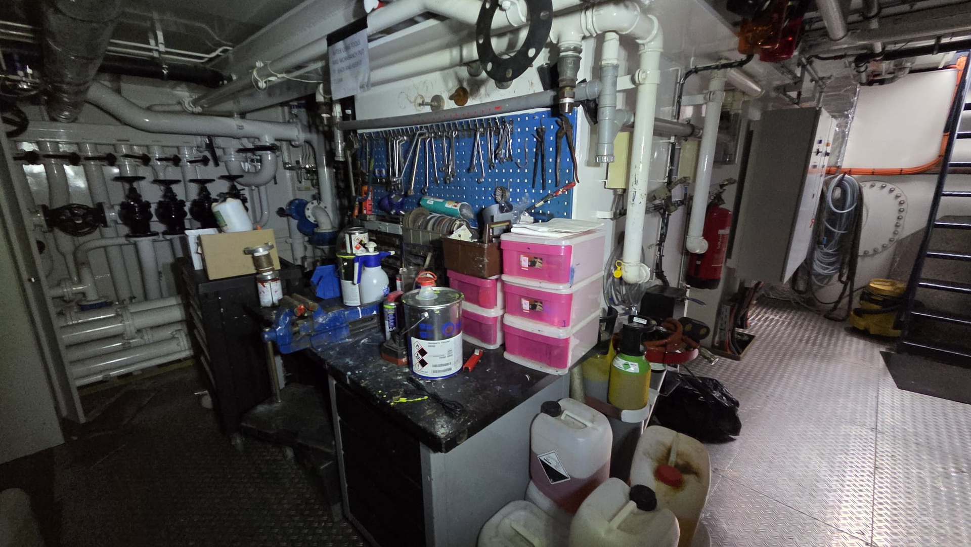 H2 Barge 1