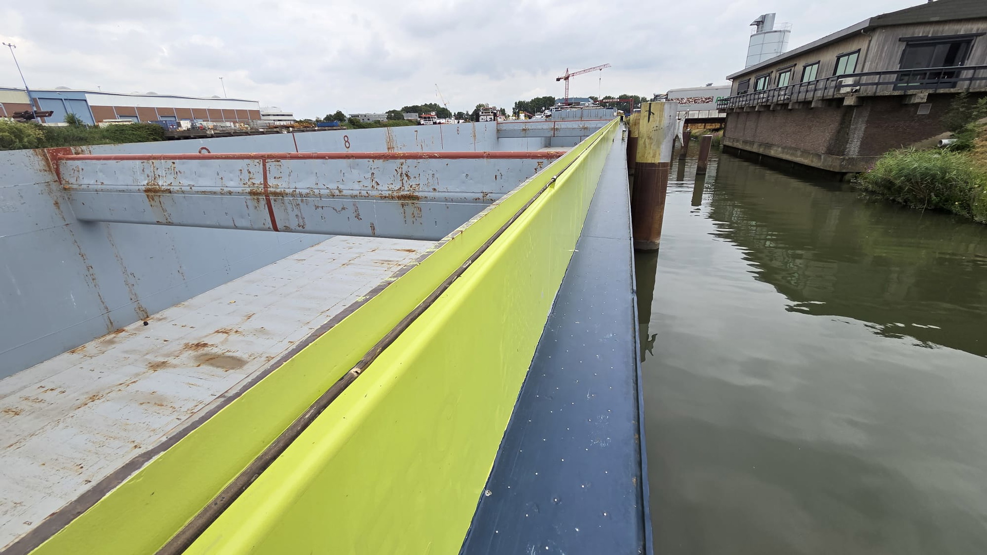 H2 Barge 1