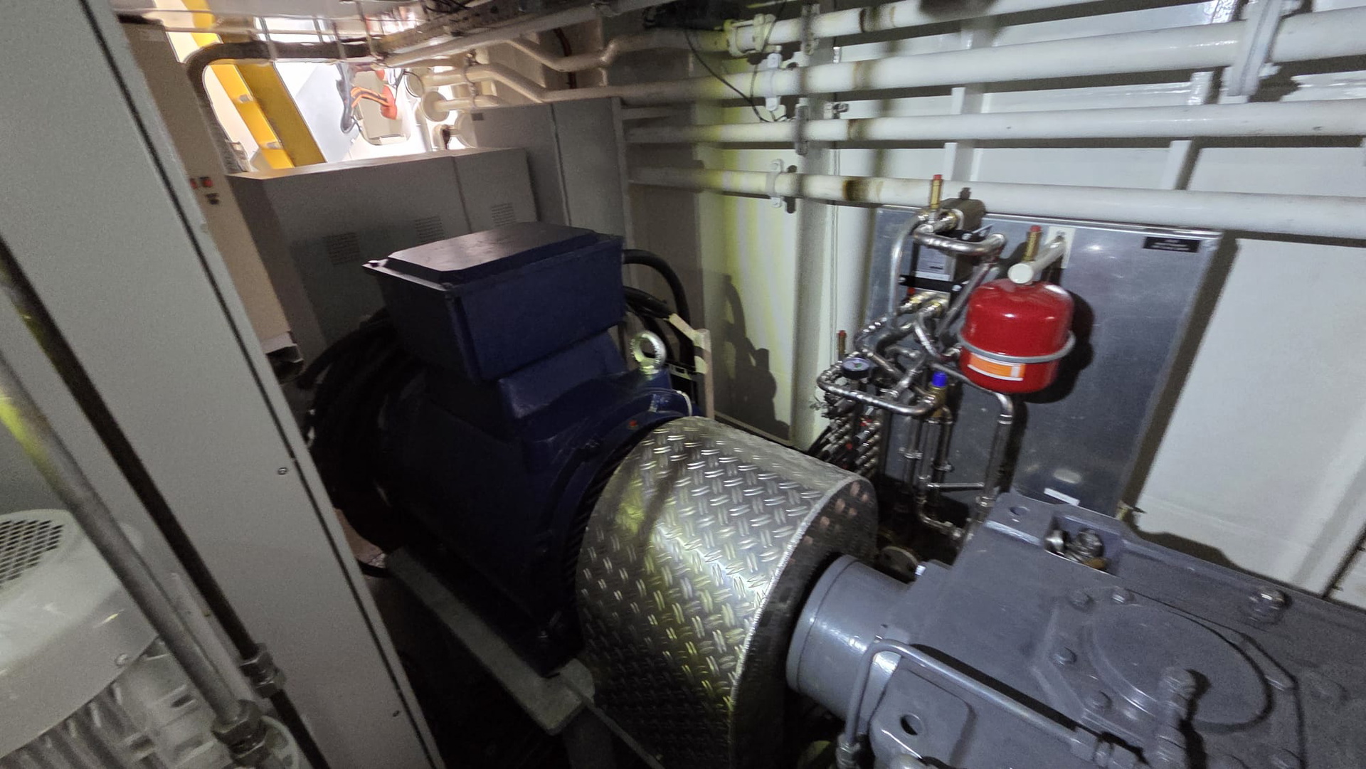 H2 Barge 1