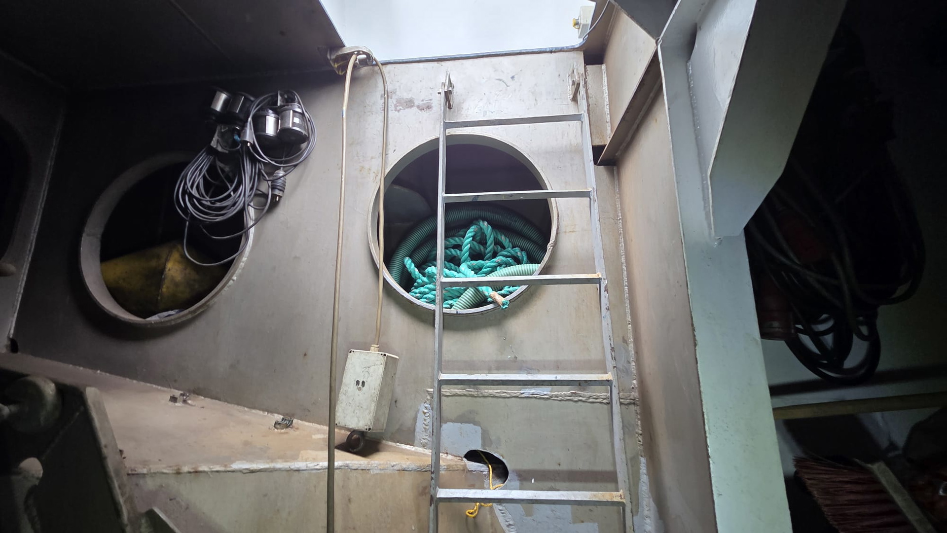 H2 Barge 1