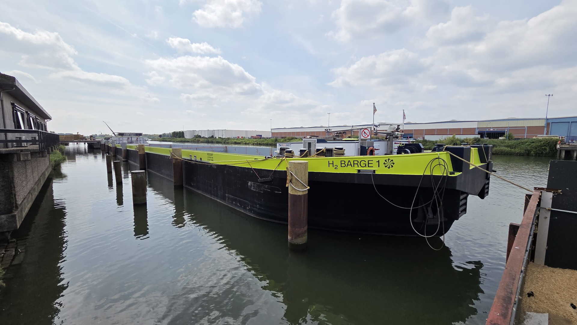 H2 Barge 1