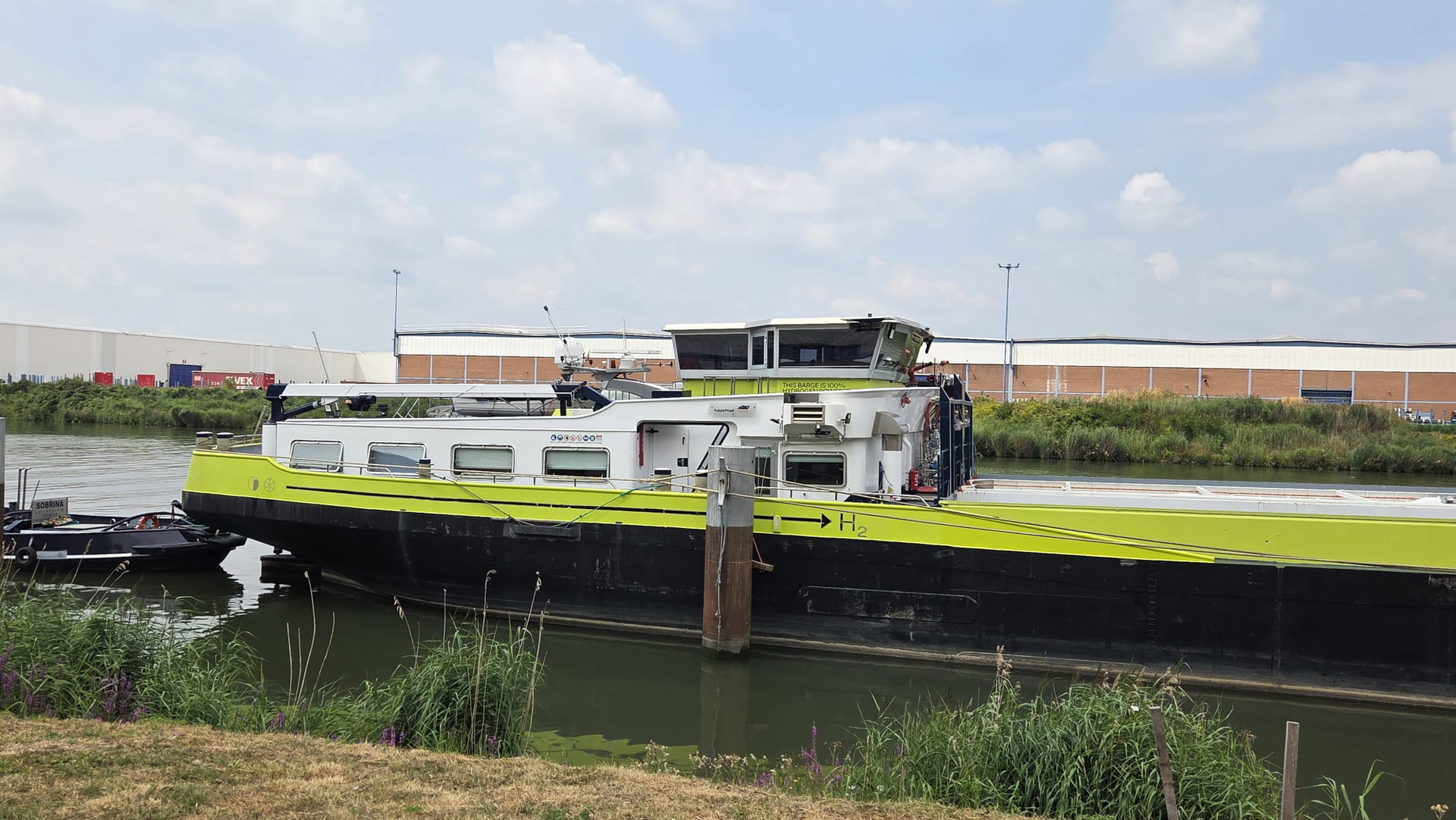 H2 Barge 1