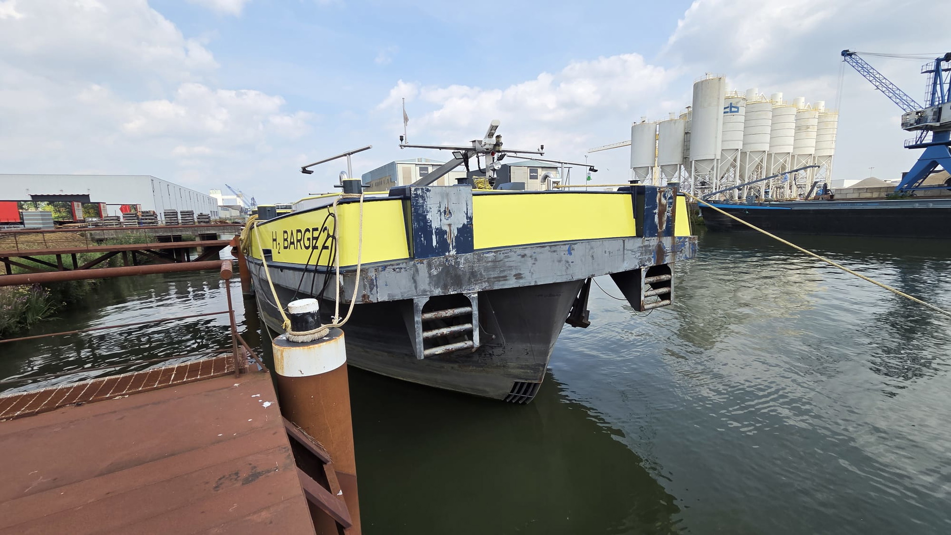 H2 Barge 2