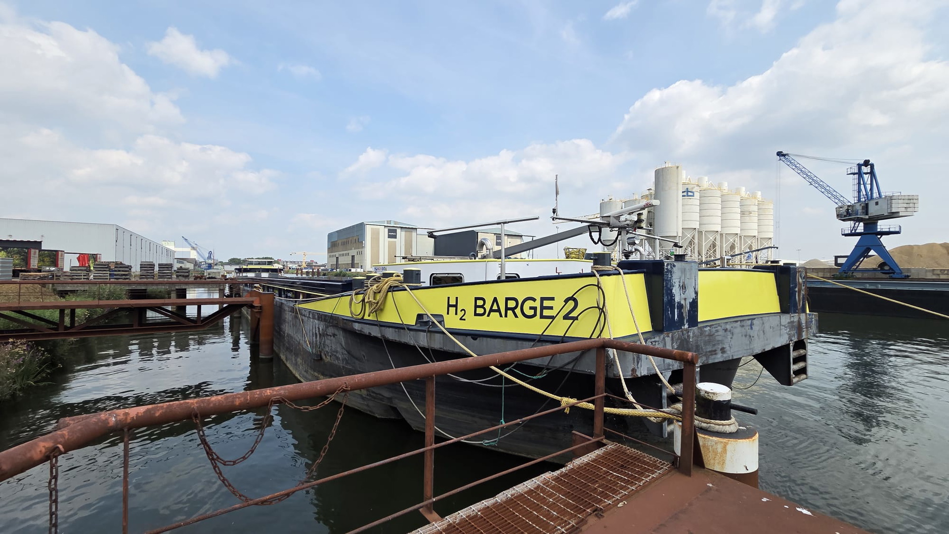 H2 Barge 2