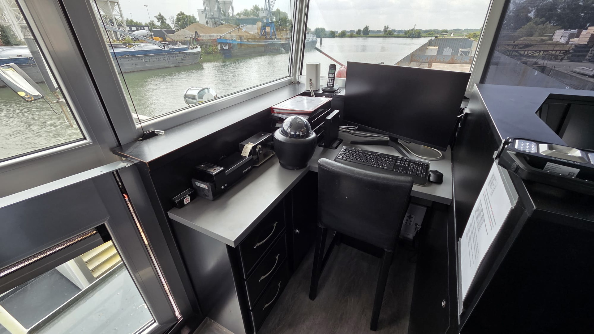 H2 Barge 2