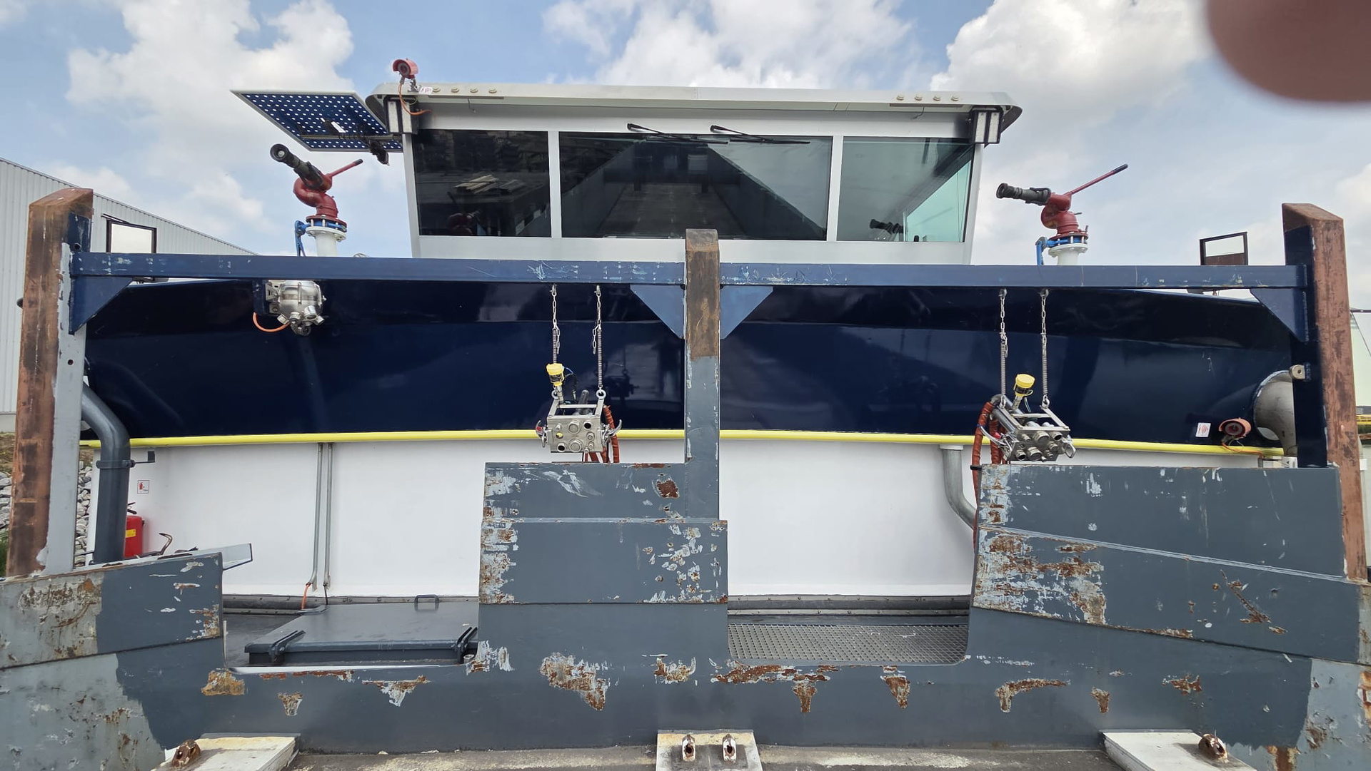 H2 Barge 2