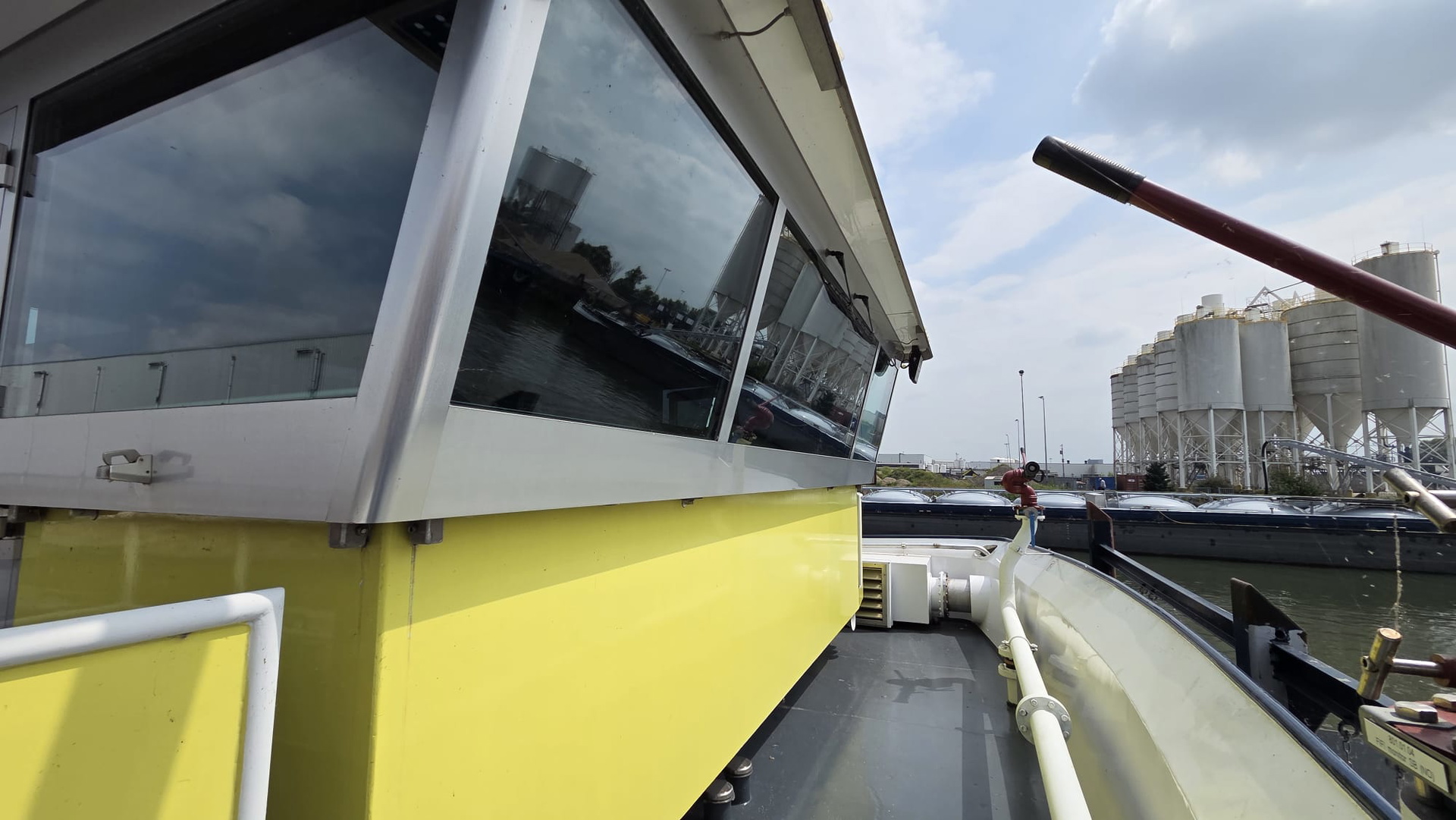 H2 Barge 2