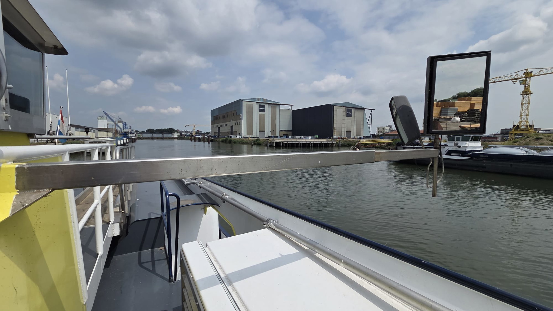H2 Barge 2