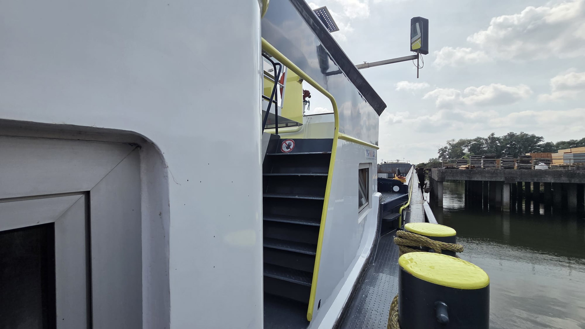 H2 Barge 2