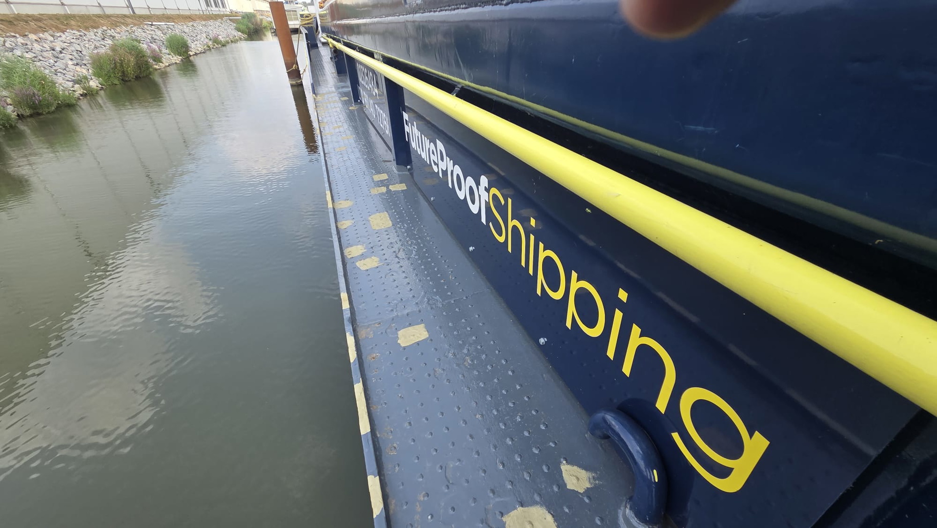 H2 Barge 2