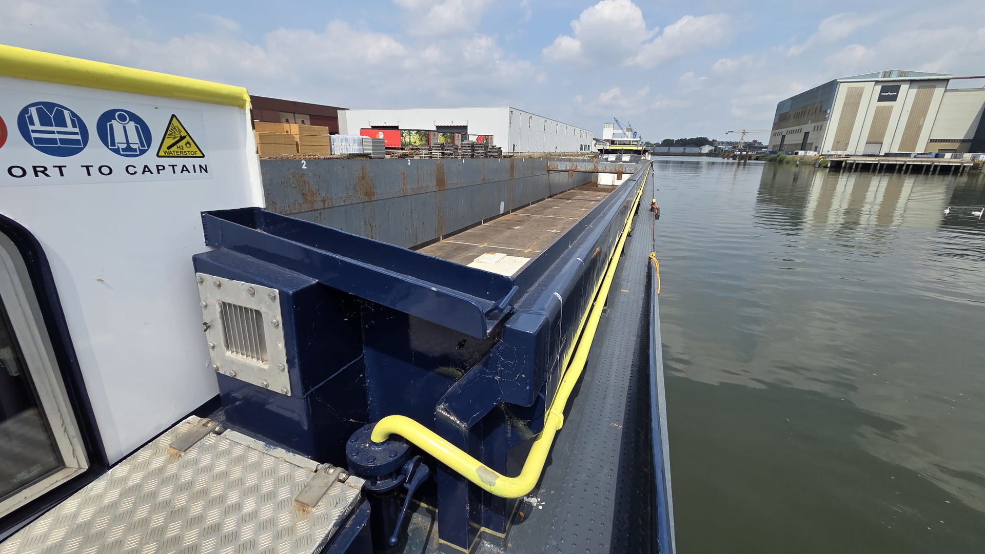 H2 Barge 2