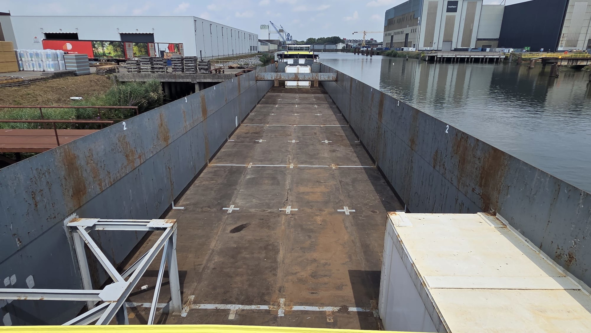 H2 Barge 2